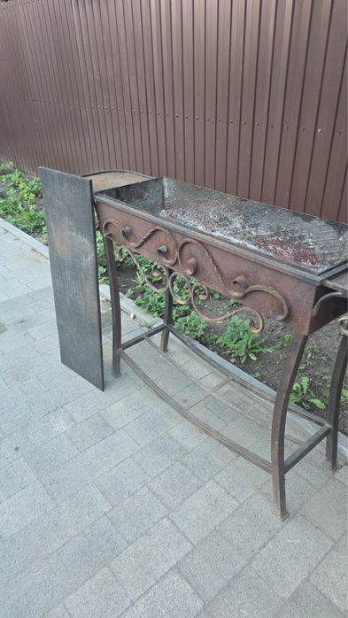 Мангал с крышкой