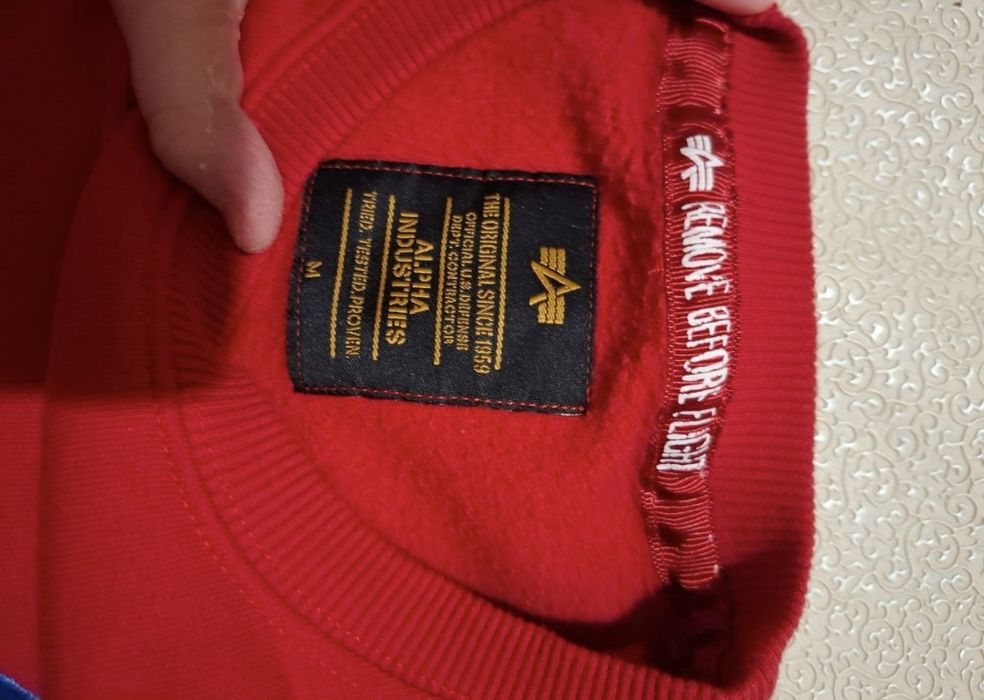 Свитшот от Alpha Industries 
Размер : м
Состояние : 9/10
Цена : 40 лв