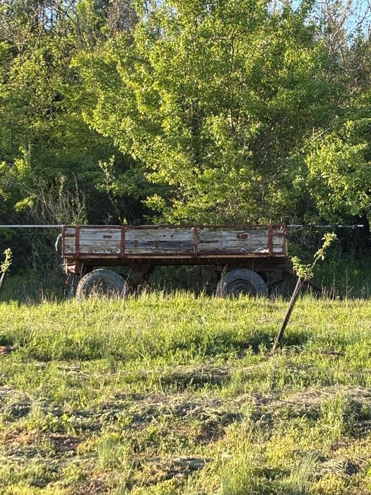Продавам 2 самосвала