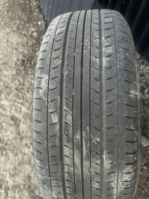 Продам резину летнию 215/60/16