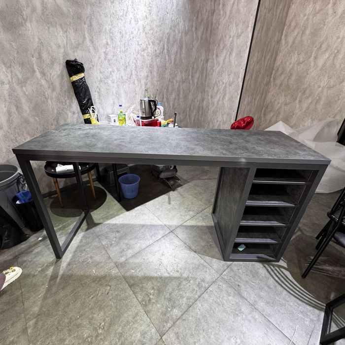 Продам офисную мебель для офиса/цветочного магазина