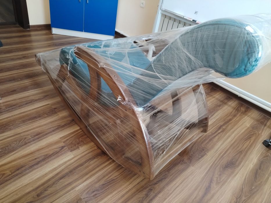 Yangi hordiq chiqaradigan kreslo