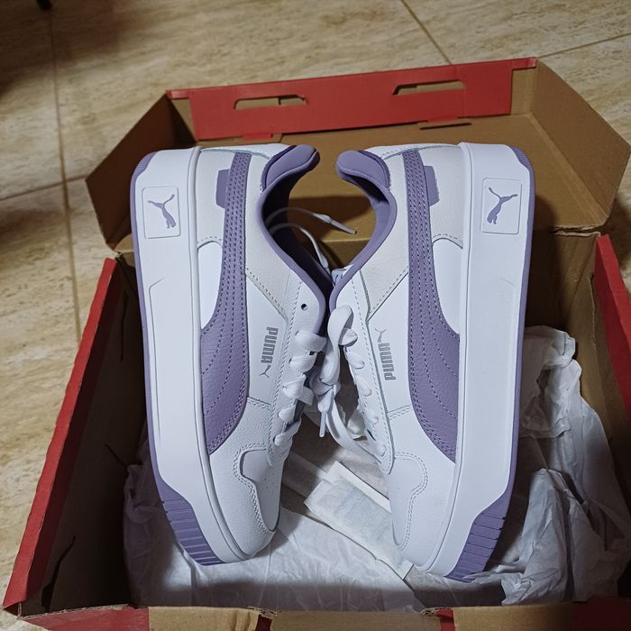 Adidasi puma albi cu mov nr 38.5