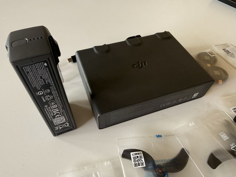 Продавам нови батерия и хъб зс DJI AVATA 2