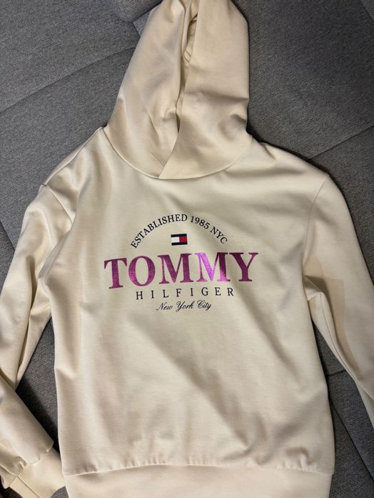 Дамски суичъри Guess, Tommy