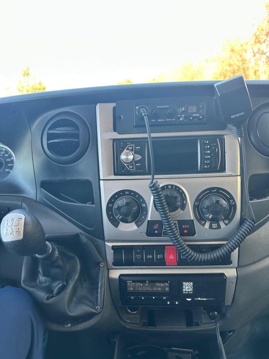 Vand sau schimb  Auto platforma Iveco Daily