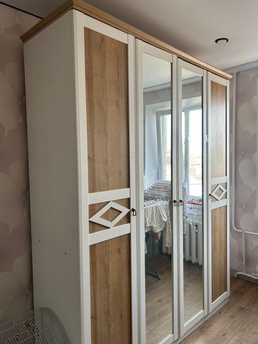 Продам шкаф хороший