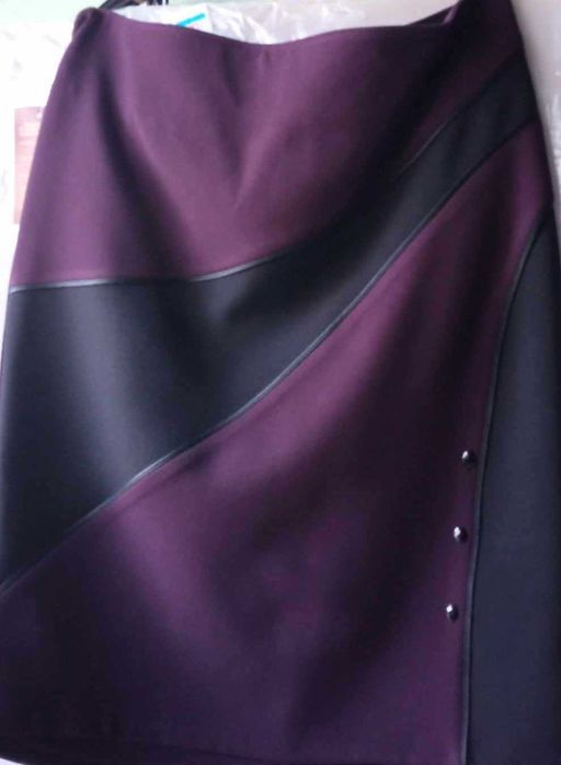 Дамска пола от два цвята.