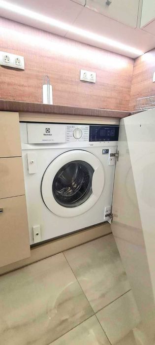 Дава се под наем Тристаен апартамент в София, Борово - 100 кв.м за 900 € - Снимка #3