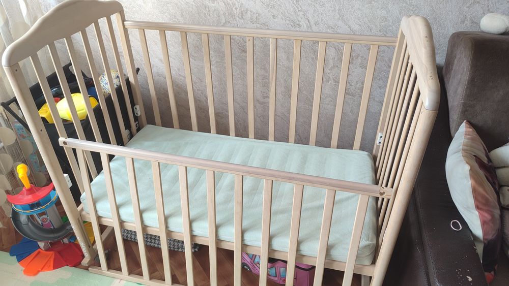 Кровать-манеж  детская