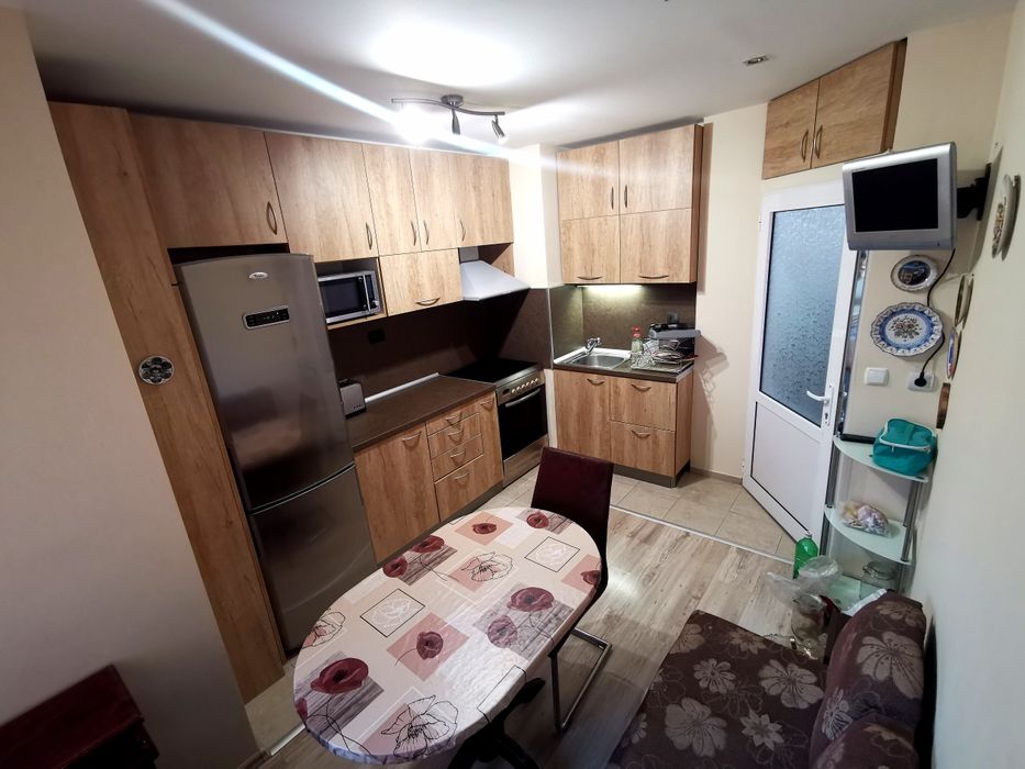 Дава се под наем Тристаен апартамент в Плевен, 9-ти квартал - 65 кв.м за 357 € - Снимка #10