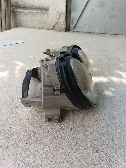 Десен фар за Мерцедес CL500 2003 г.