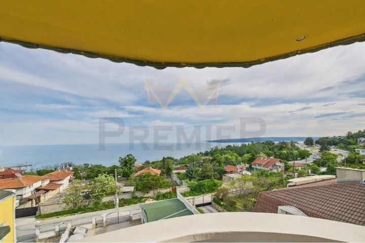 Къща в Варна-м-т Траката площ 500 цена 850000