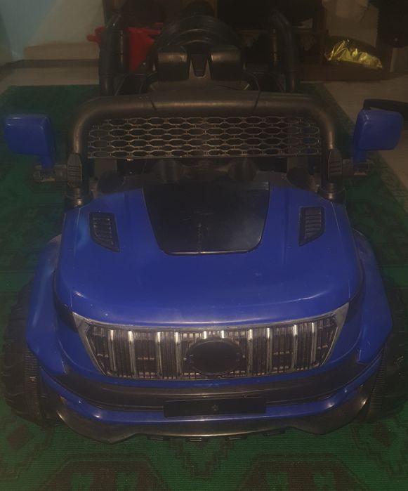 Продам  детскую машину