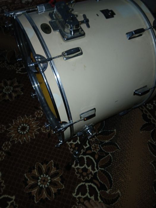 Tobă mare pentru urători revelion