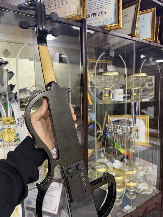 Elektron skripka sotila