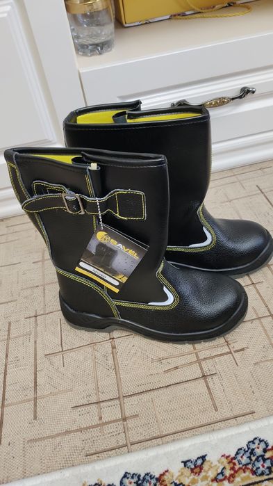 Сапоги рабочие новые