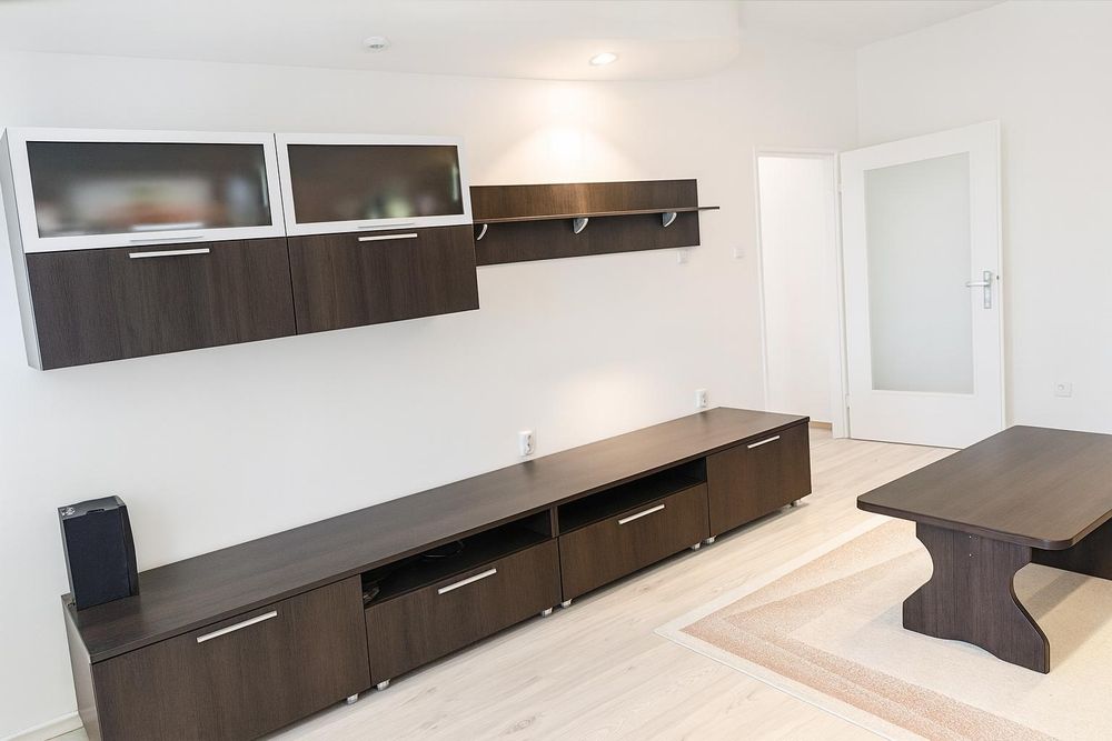 Дава се под наем Четиристаен апартамент в Пловдив, Тракия - 97 кв.м за 612 € - Снимка #3