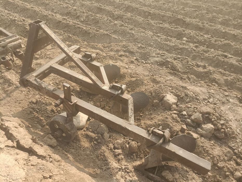 Traktor sotiladi holati yaxshi