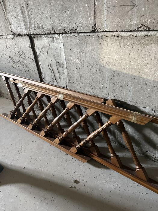 Продам перила для лесницы деревянные