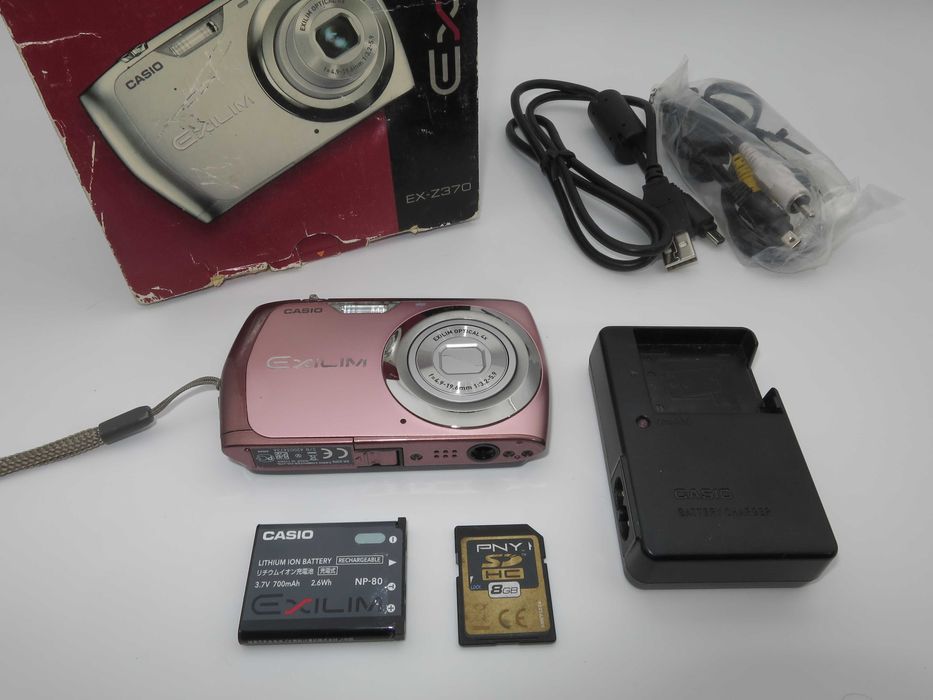 Casio EX X370 улта компактен цифров фотапарат, дигитална камера розов цвят, като НОВА, пълен комплект, тествана и работи отлично!