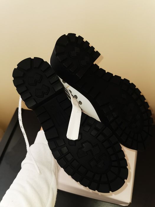 Vând ghetuțe 38 NOI