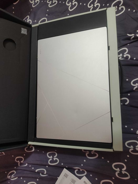 Asus Zenbook 14" (16/1TB)