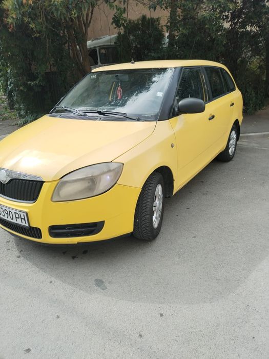 Продавам Шкода Фабиа 1.6 D