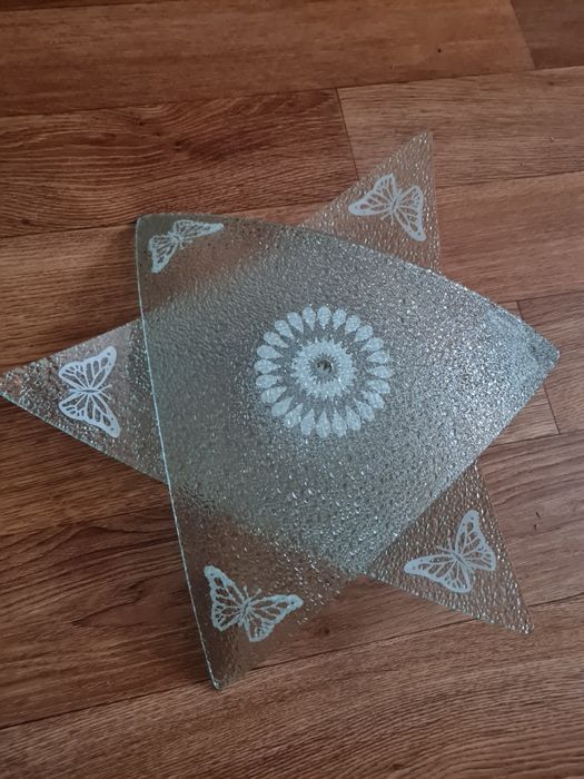 Плафоны для люстр, светильников разные.