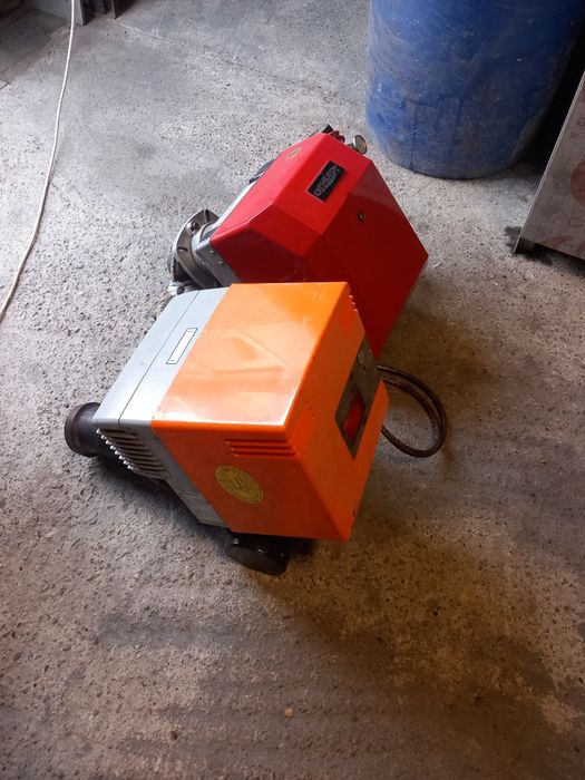 Injector arzător ulei