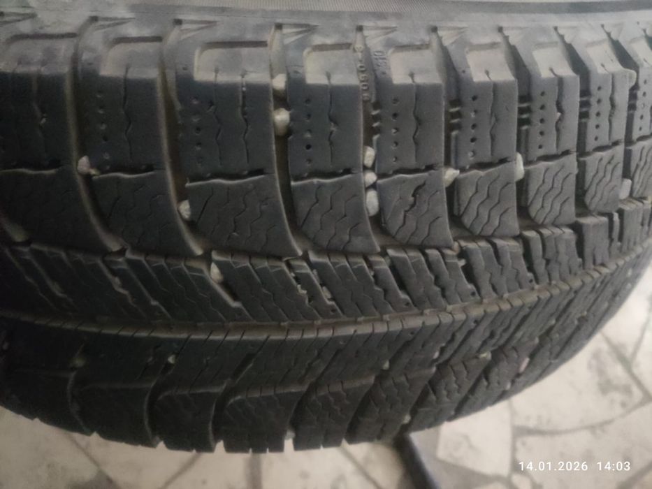 Зимние шины 185/60R15