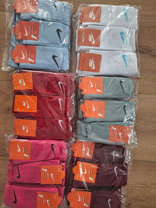 Дълги чорапи на едро