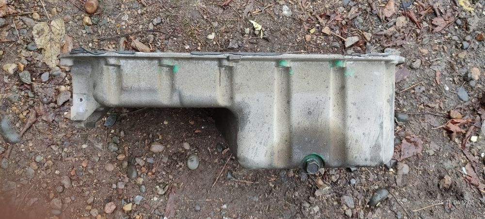 Продам поддон на Suzuki sx4 2л