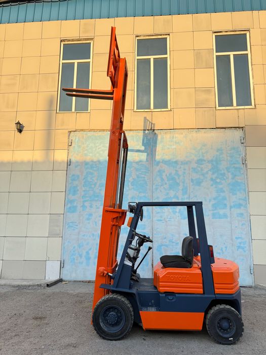 Вилочный Погрузчик Toyota 5FGL20