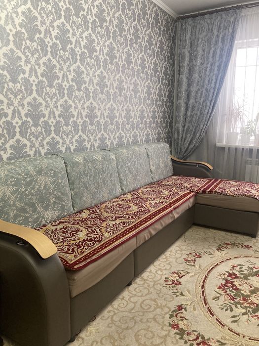 Угловой диван в гостинную