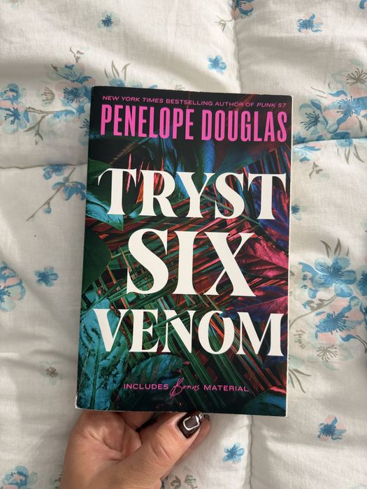 Книга Tryst Six Venom