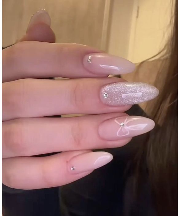 Наращивания ногтей