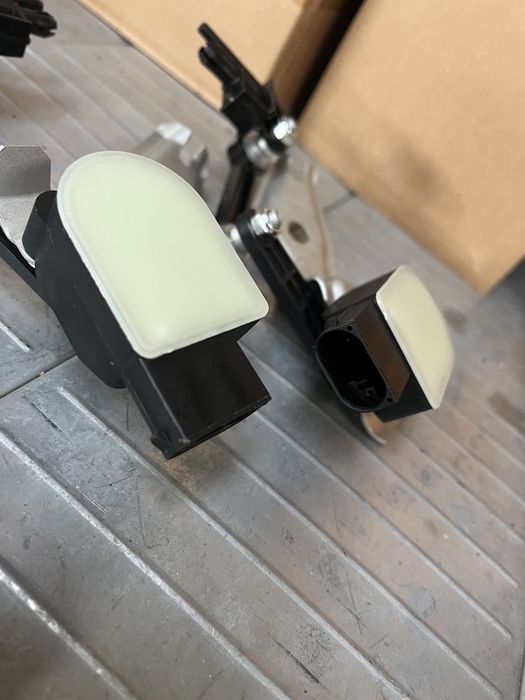 Senzor nivel cantare balast audi a6 a7 a8 touareg cayenne q7 fata spat