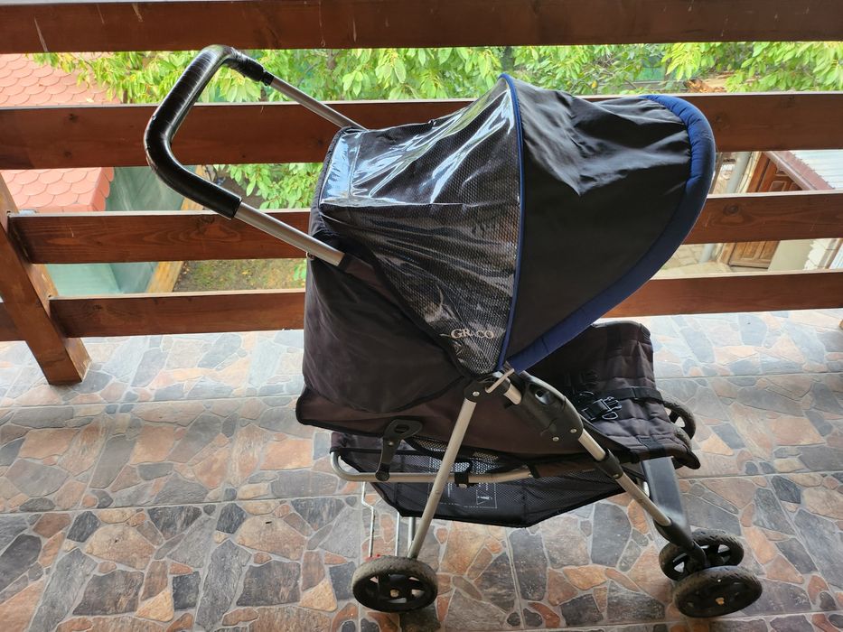 Carucior negru Graco