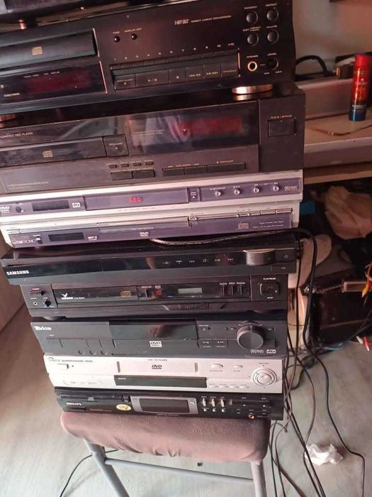 Vând DVD și CD recent aduse .Sony ,Panasonic. Philips/AEG,JVC