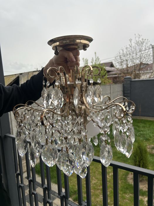 Продам люстры в хорошем состояний