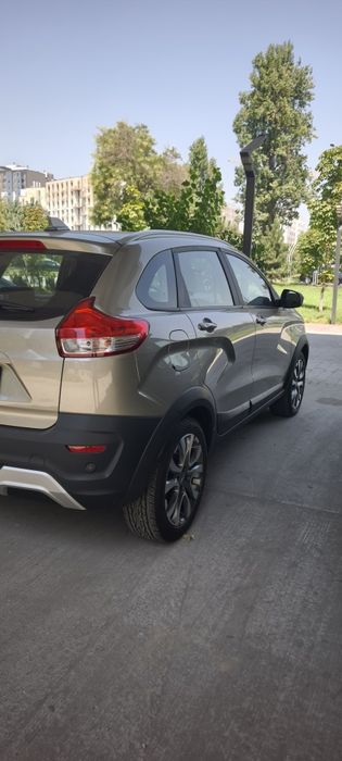Lada  Xray cross