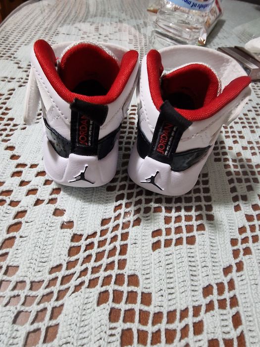 Бебешки обувки jordan