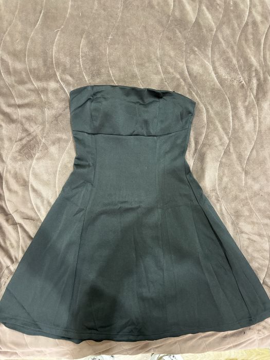 Къса черна рокля размер М