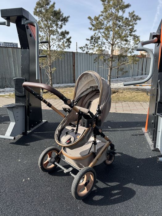 Коляска, 2 в одном, очень удобная.