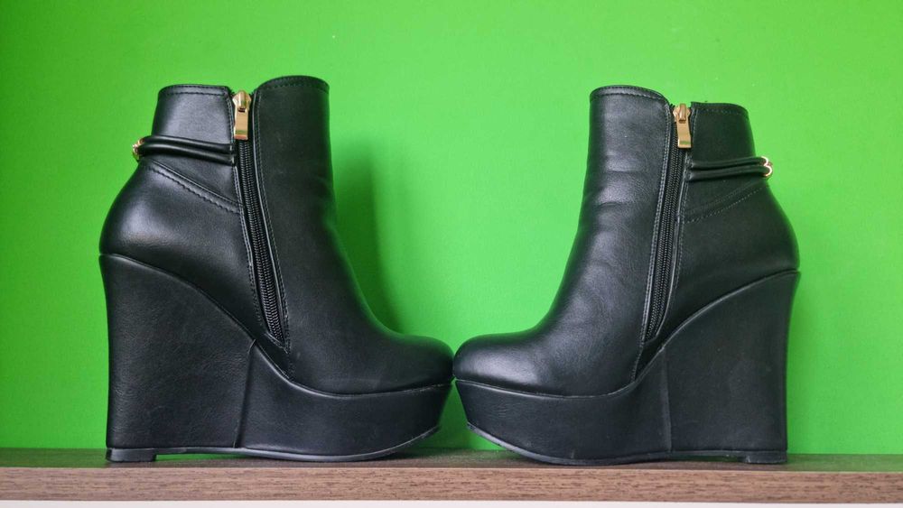 Стилни къси боти