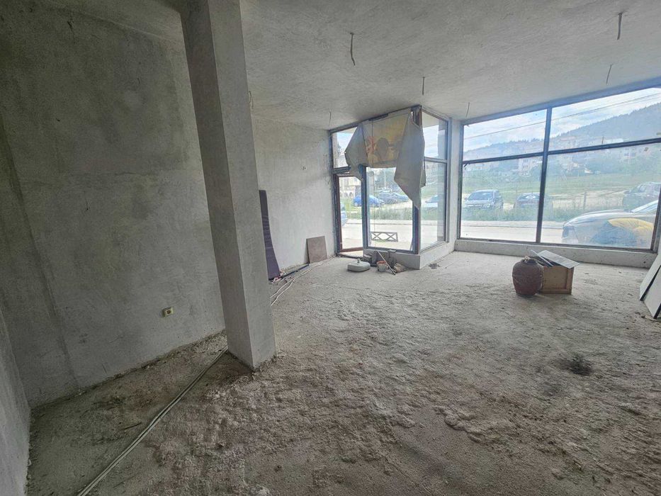 Търговско помещение в широк център на Велинград