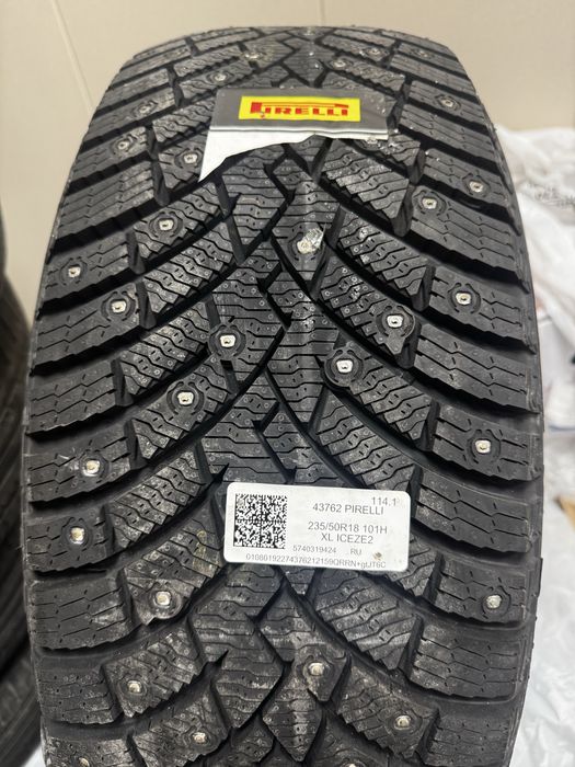 Pirelli Ice Zero 2 235/50 R18 101H с шипами