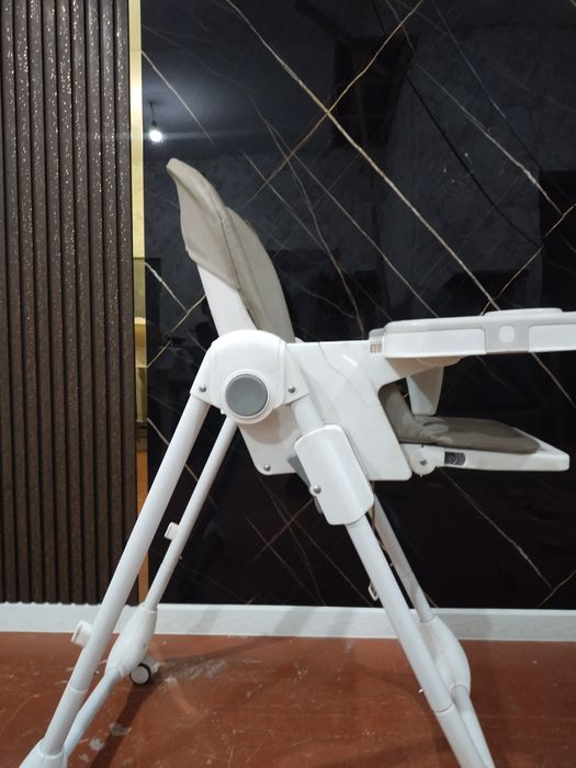 Детский  обеденный столик