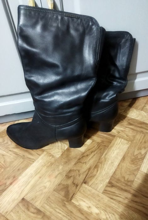 Продам женские демисезонные сапоги